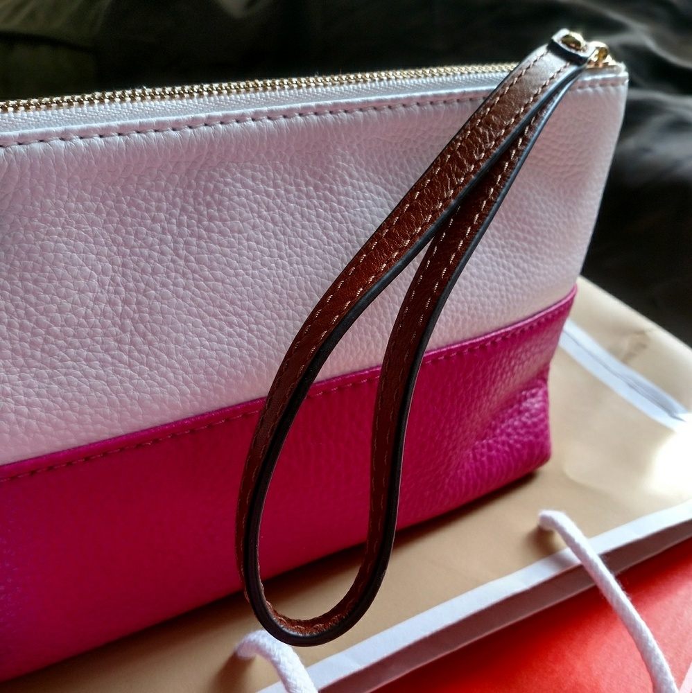 Michael Kors wristlet - Picture 3 of 6